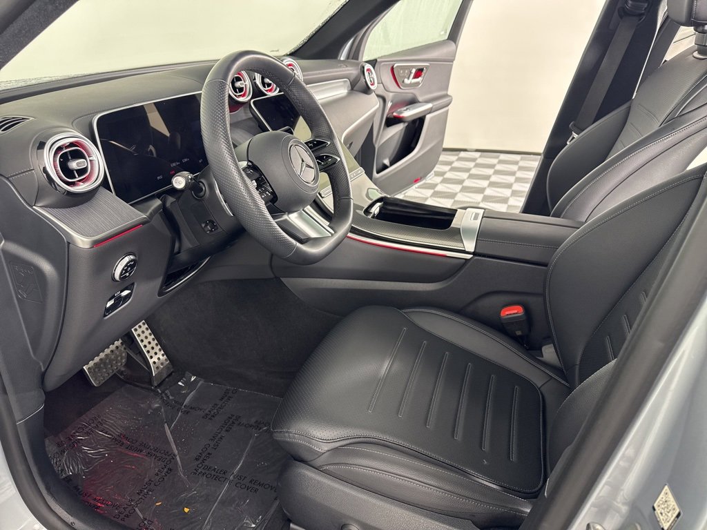 Used 2025 Mercedes-Benz GLC 350e 4MATIC image 12
