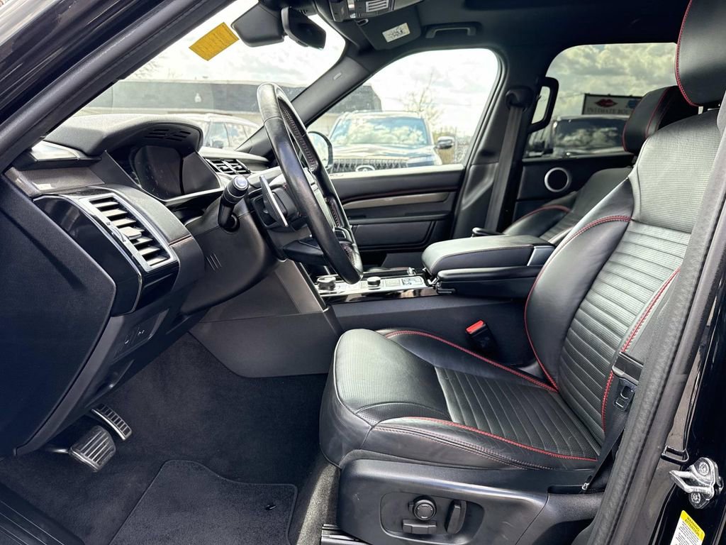 Used 2020 Land Rover Discovery HSE image 16