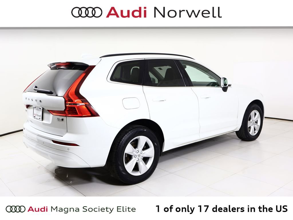 Used 2022 Volvo XC60 B5 Momentum w/ Climate Package image 17