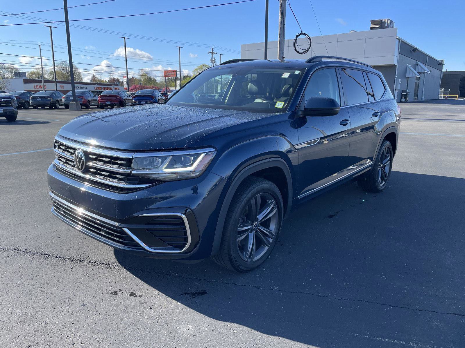 Used 2021 Volkswagen Atlas SE w/ Panoramic Sunroof Package AWD/4WD image 3