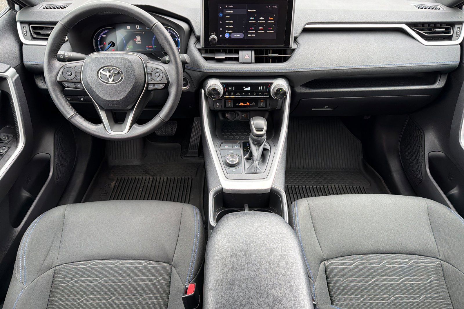 Used 2024 Toyota RAV4 SE image 13