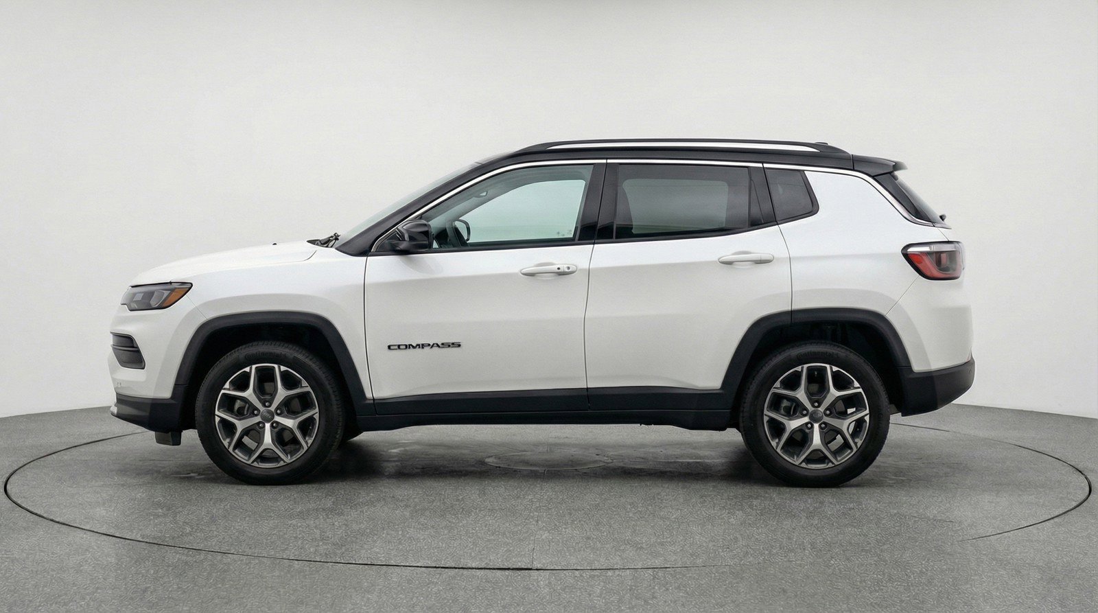 Used 2025 Jeep Compass Limited image 5