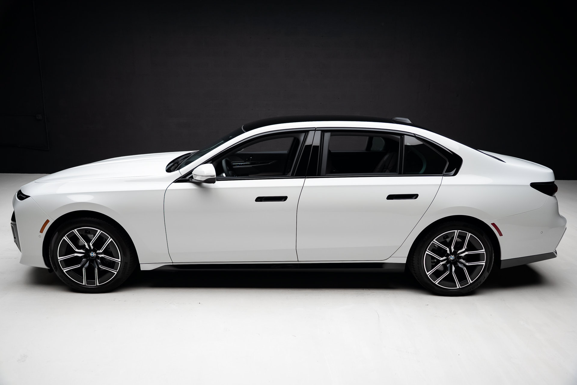 Used 2026 BMW 740i RWD image 16