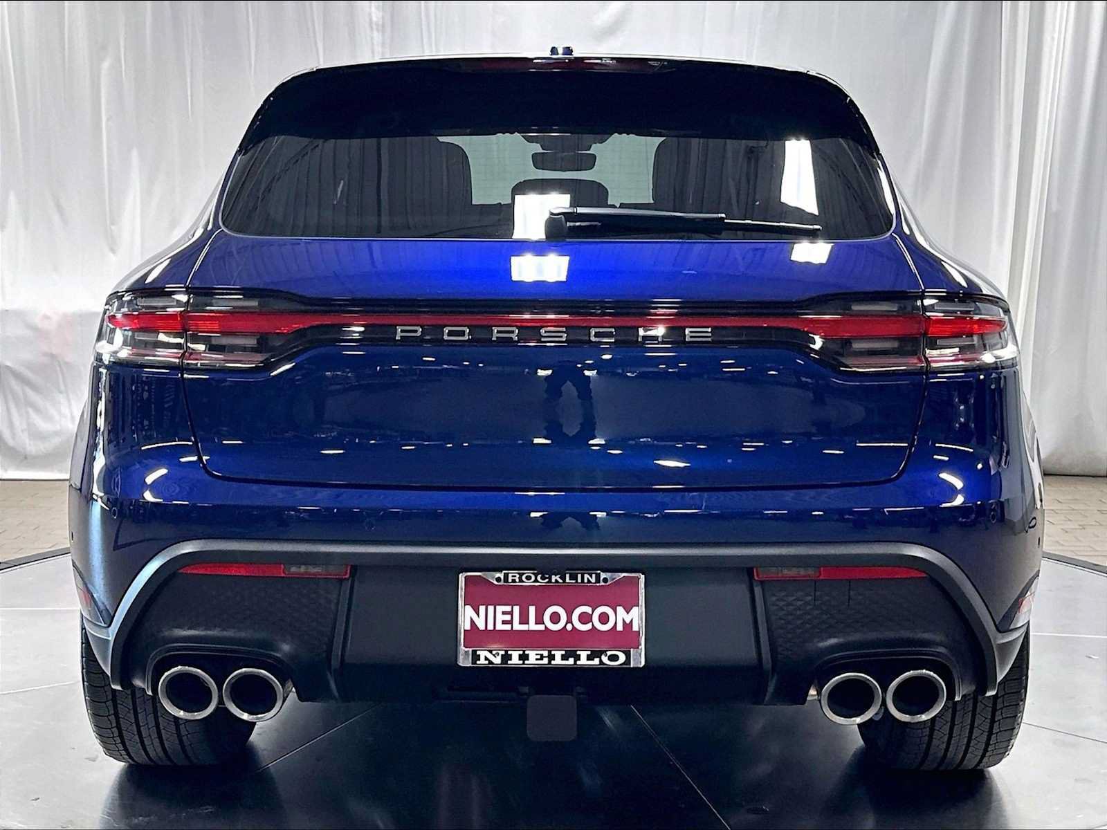 Used 2026 Porsche Macan AWD/4WD image 8