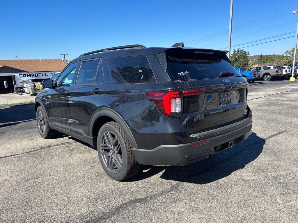 New 2026 Ford Explorer ST-Line image 3