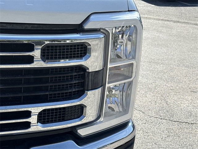 Certified 2024 Ford F350 XLT image 9