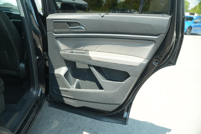 Used 2023 Volkswagen Atlas SE w/ Panoramic Sunroof Package FWD image 24