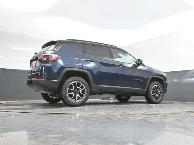 New 2026 Jeep Compass Trailhawk w/ Trailer Tow Group AWD/4WD image 41