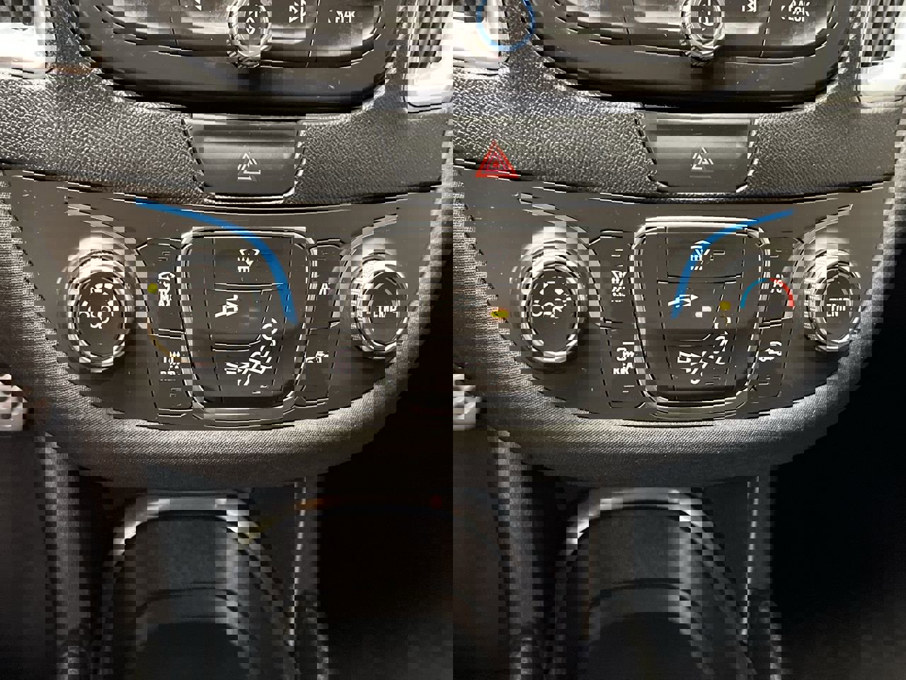 Used 2016 Chevrolet Malibu LT FWD image 19