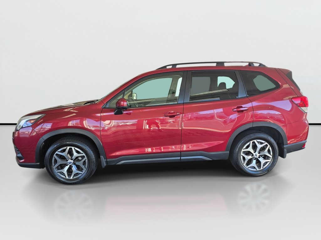 Used 2022 Subaru Forester Premium AWD/4WD image 2
