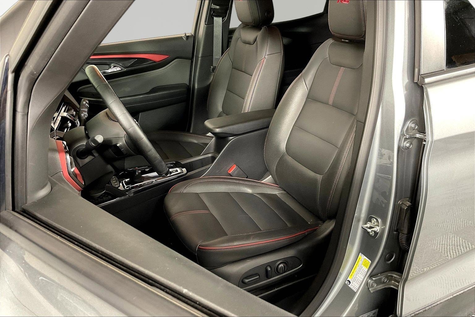 Used 2025 Chevrolet TrailBlazer RS w/ Driver Confidence Package FWD image 20