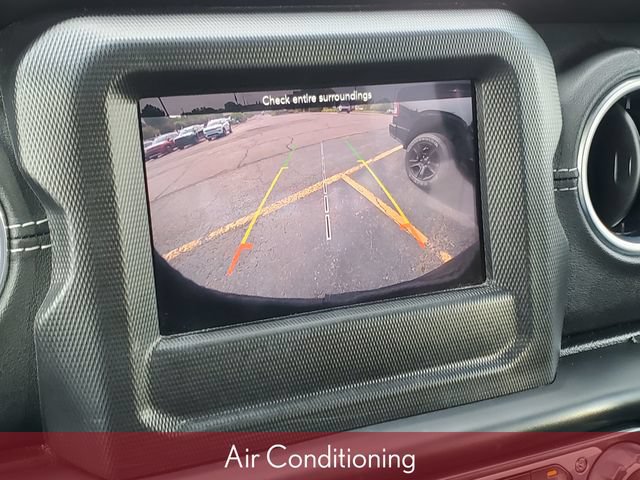 Used 2018 Jeep Wrangler Unlimited Sahara w/ Cold Weather Group AWD/4WD image 21