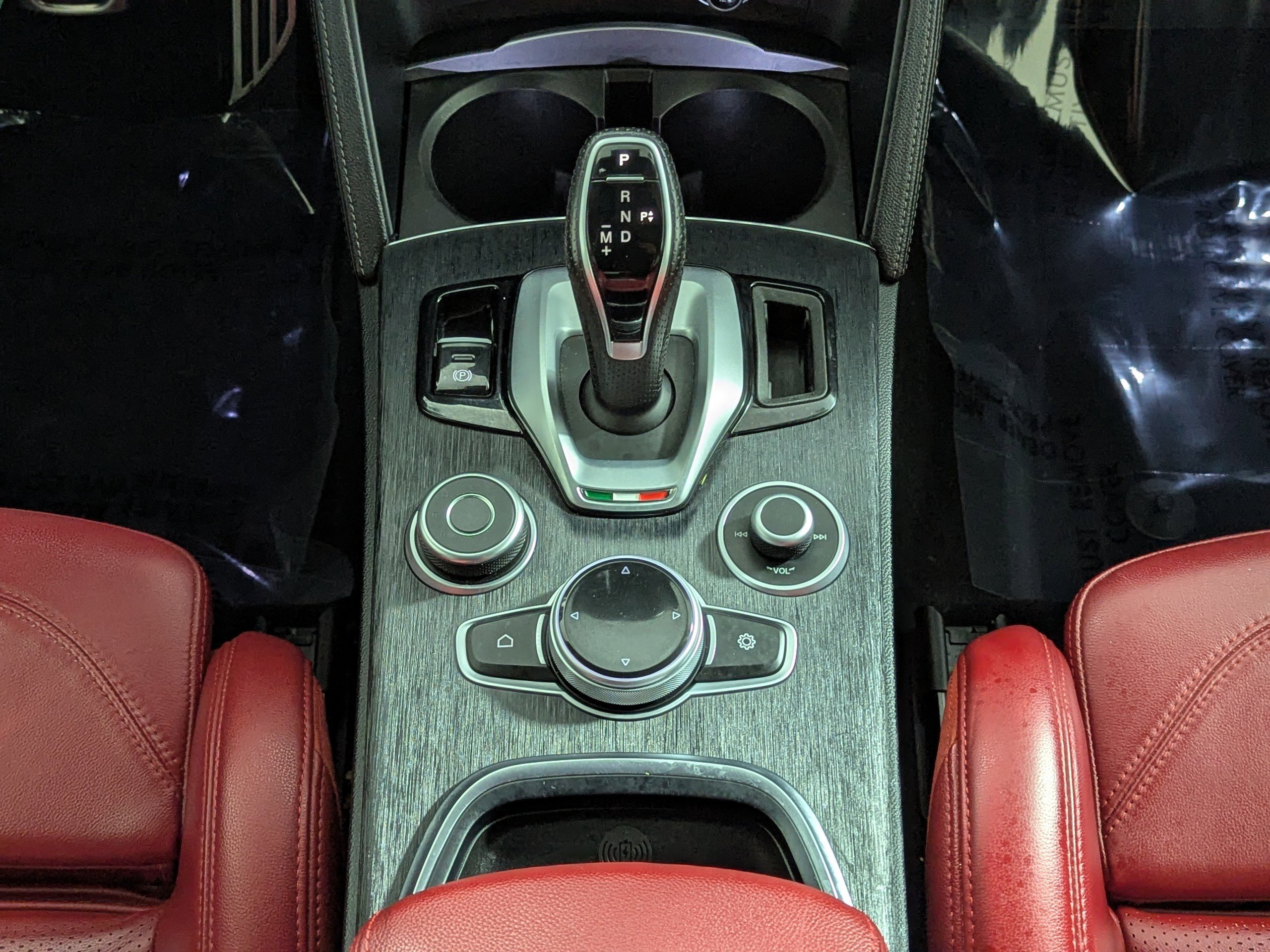 Used 2023 Alfa Romeo Stelvio Sprint image 19