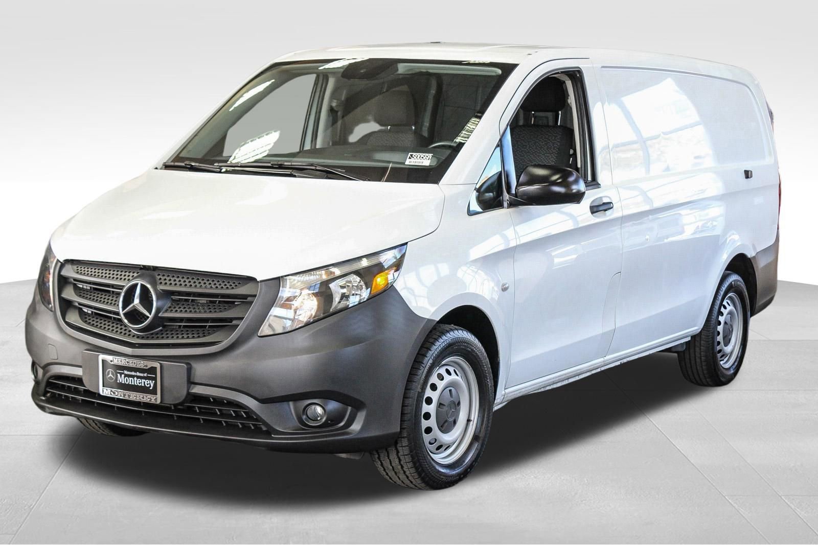 Used 2022 Mercedes-Benz Metris image 3
