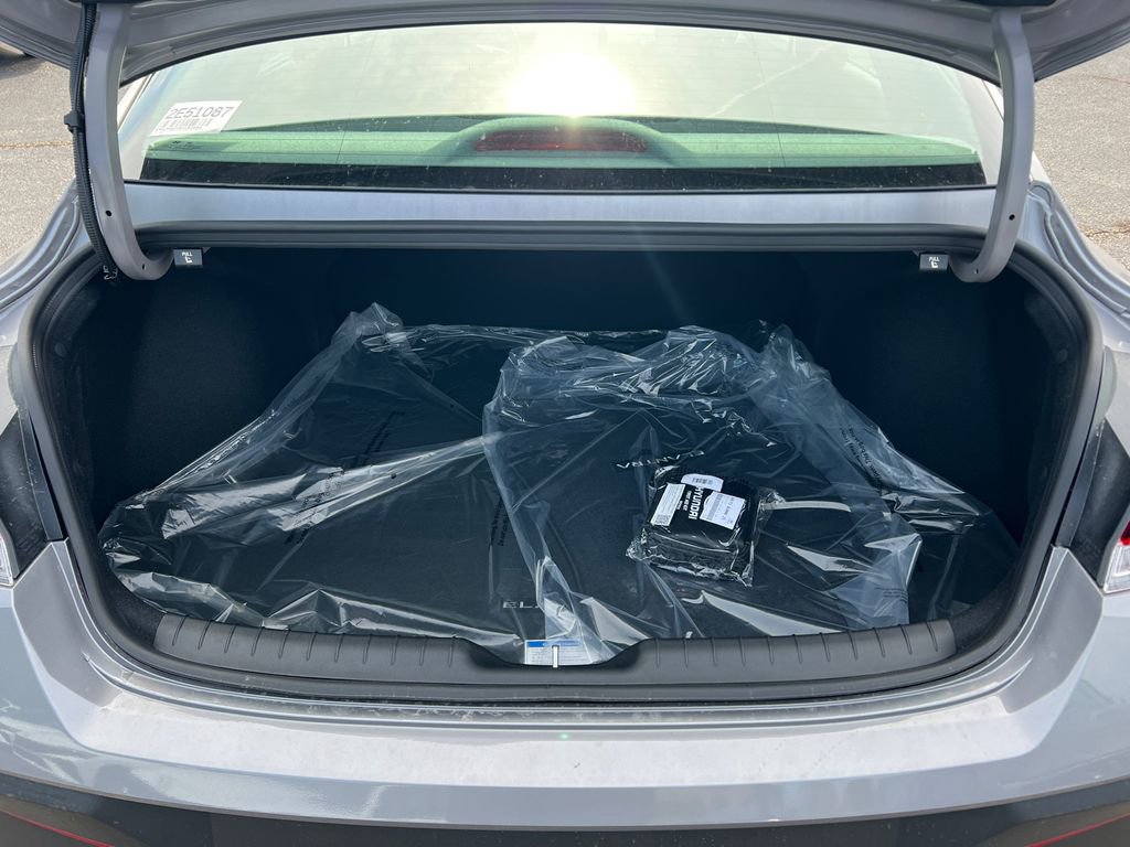 Certified 2025 Hyundai Elantra SEL FWD image 18