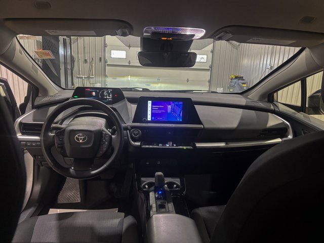 Used 2024 Toyota Prius LE image 21