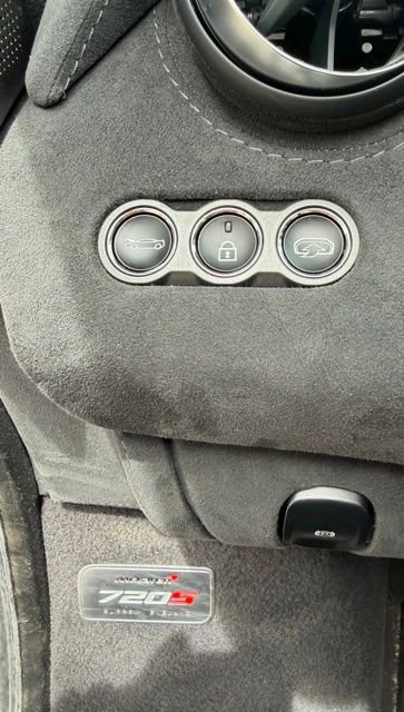 Used 2018 McLaren 720S RWD image 25