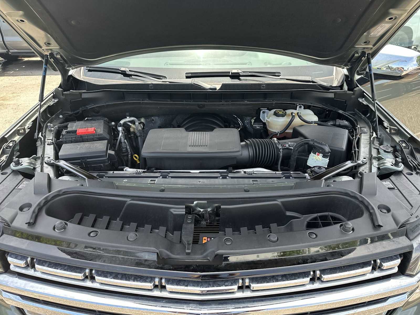 Certified 2023 Chevrolet Suburban Premier RWD image 13
