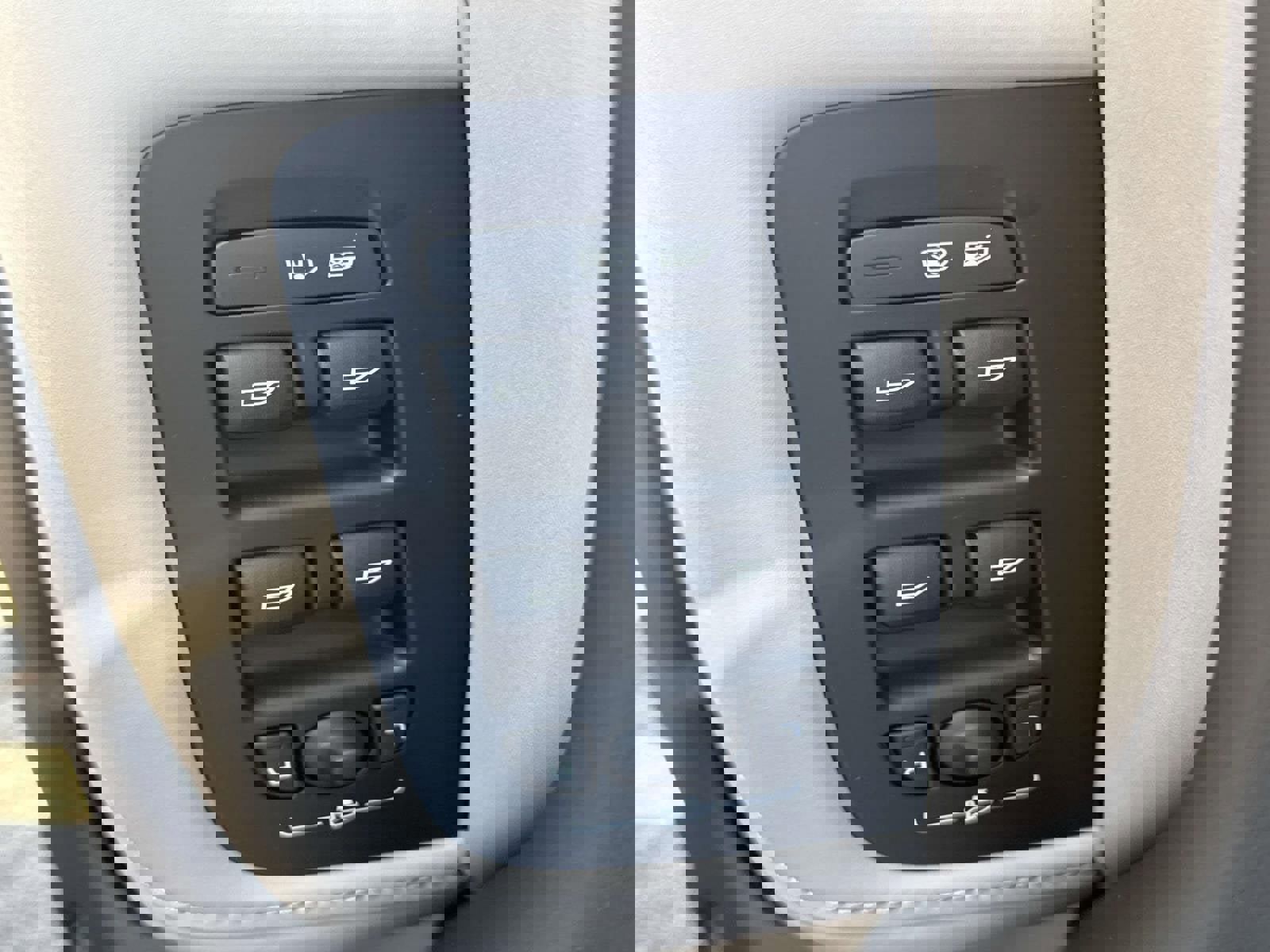 New 2026 Volvo XC60 B5 Plus w/ Climate Package image 17