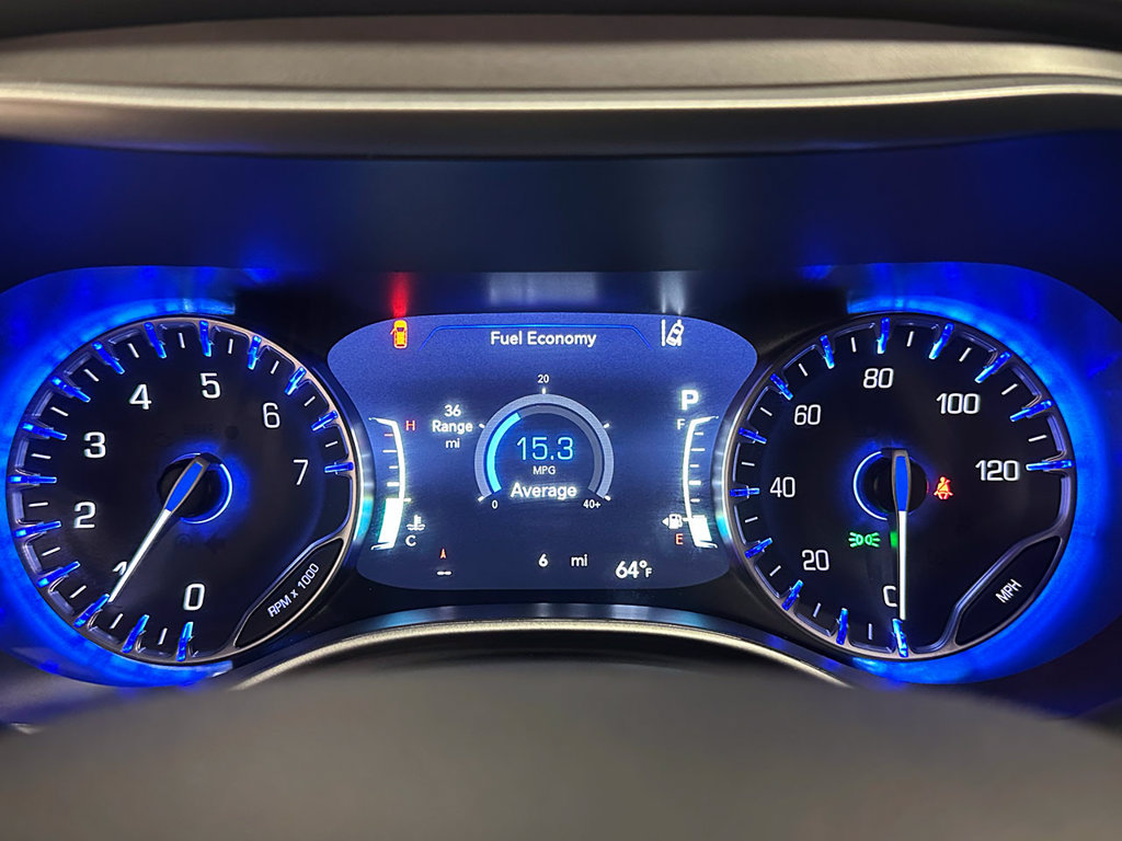 Used 2027 Chrysler Pacifica LX FWD image 33