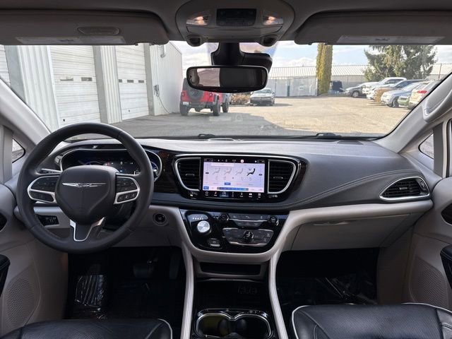Used 2023 Chrysler Pacifica Limited image 24