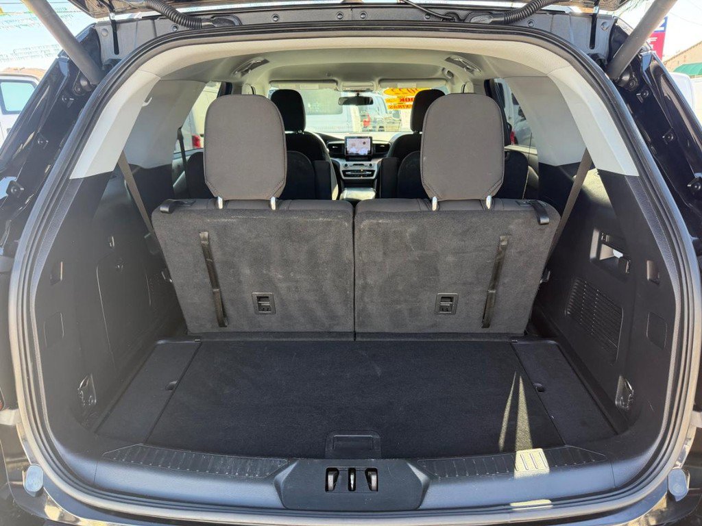 Used 2022 Ford Explorer XLT image 47