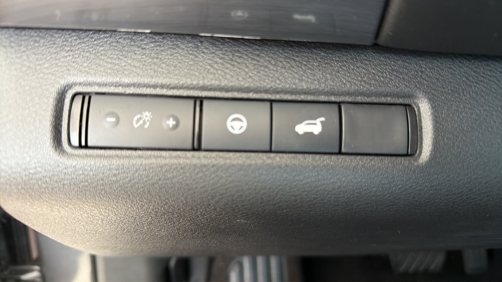 Used 2024 Nissan Pathfinder SL AWD/4WD image 23