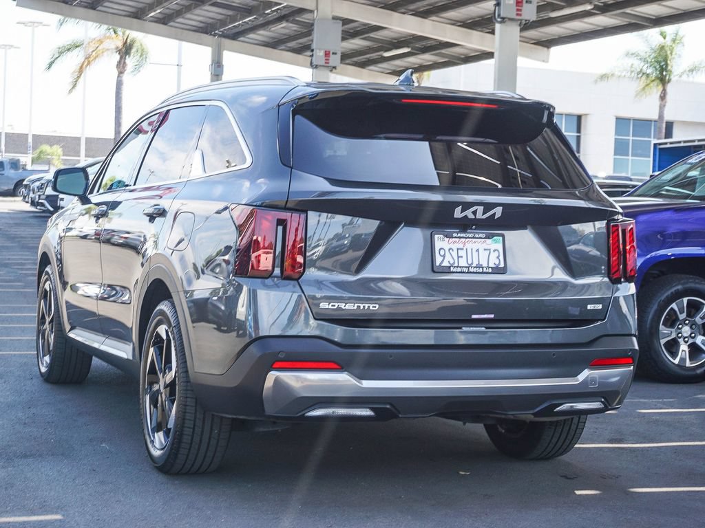 Certified 2025 Kia Sorento EX FWD image 5