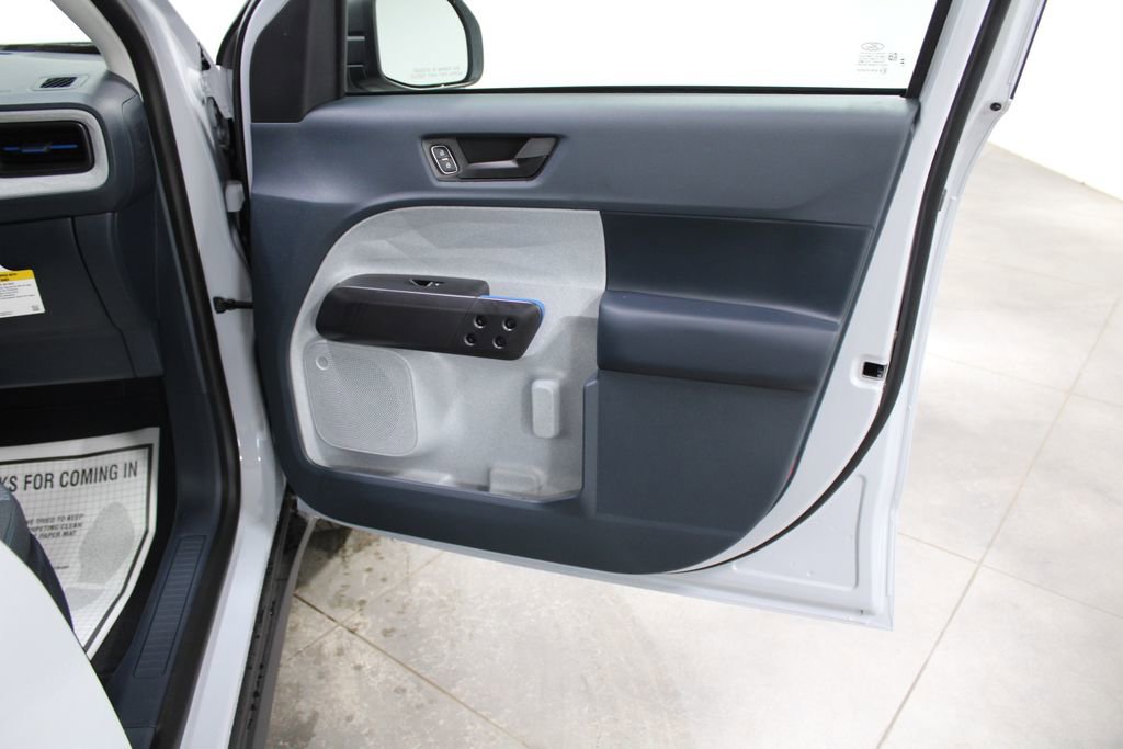 New 2025 Ford Maverick XLT image 29