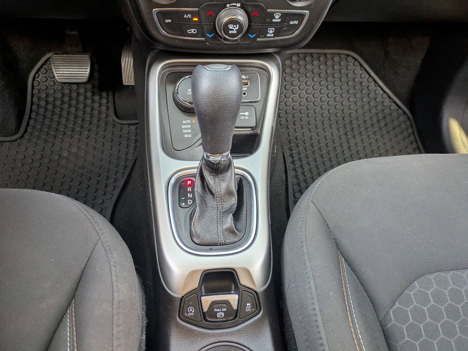 Used 2020 Jeep Compass Sport image 28