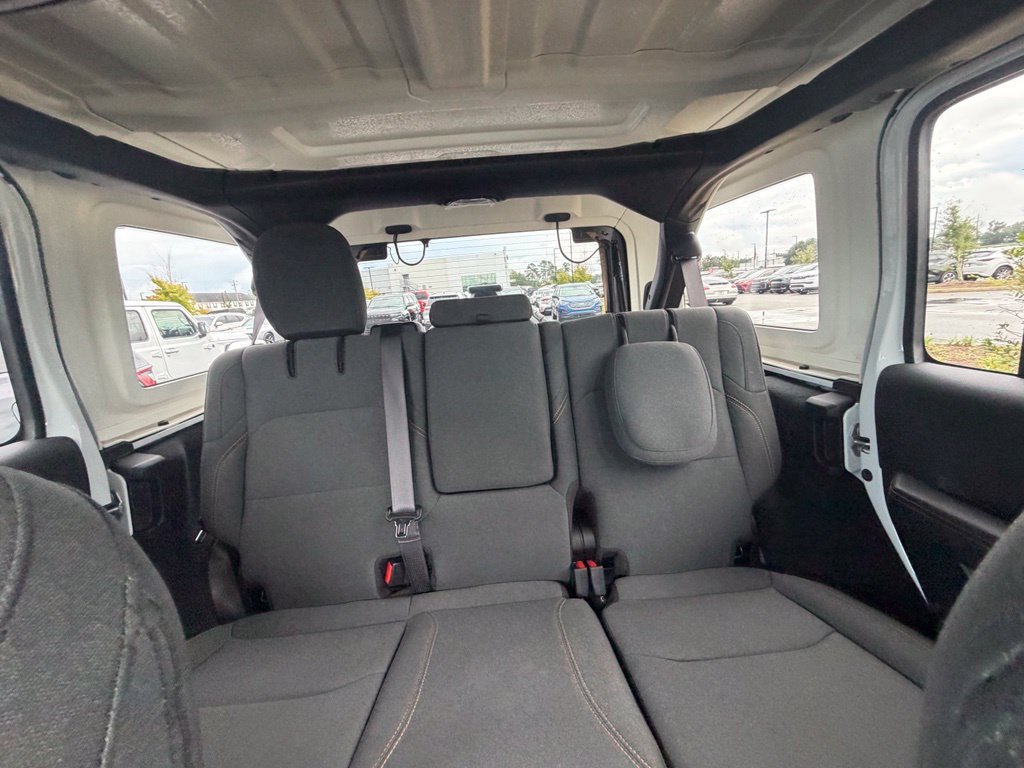 Used 2024 Jeep Wrangler Unlimited Sahara AWD/4WD image 39
