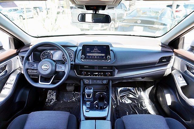 Used 2023 Nissan Rogue SV FWD image 26