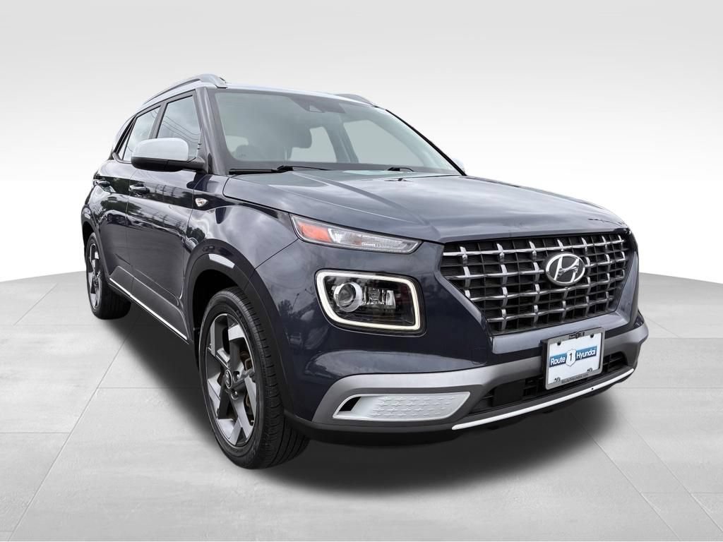 Used 2021 Hyundai Venue FWD 360° Tour