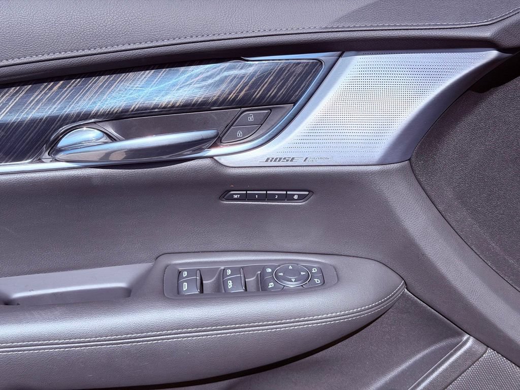 Used 2024 Cadillac XT6 Premium Luxury w/ Technology Package FWD image 21