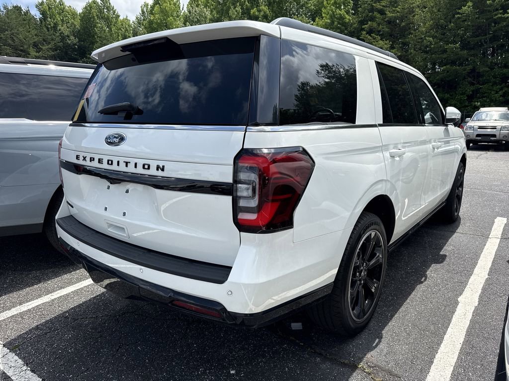 Used 2023 Ford Expedition Limited AWD/4WD image 18