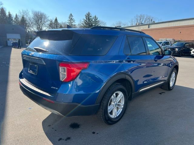 Used 2022 Ford Explorer XLT w/ Equipment Group 202A image 5
