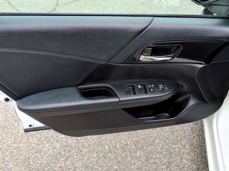 Used 2014 Honda Accord Sport image 16