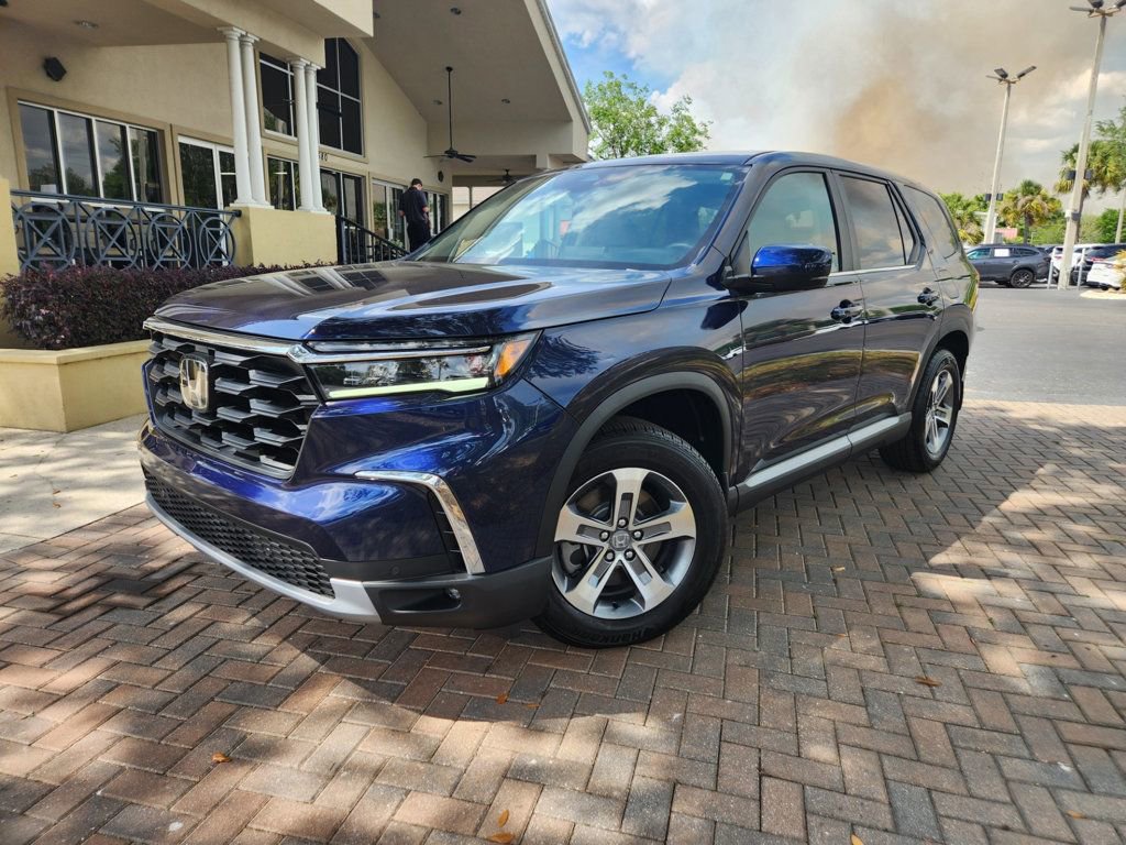 Used 2025 Honda Pilot EX-L image 2