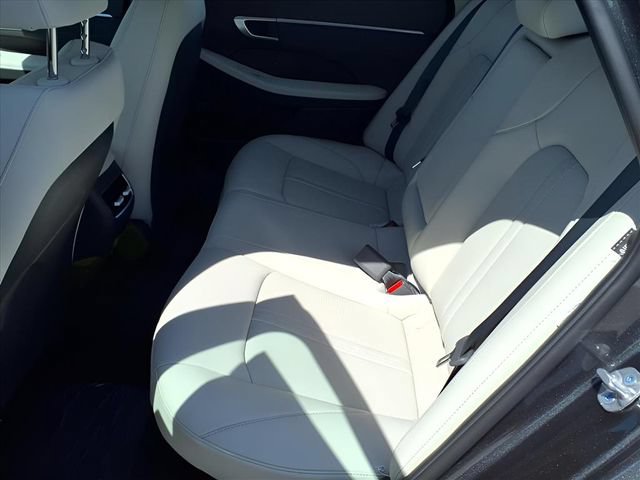 Used 2025 Hyundai Sonata Limited FWD image 12