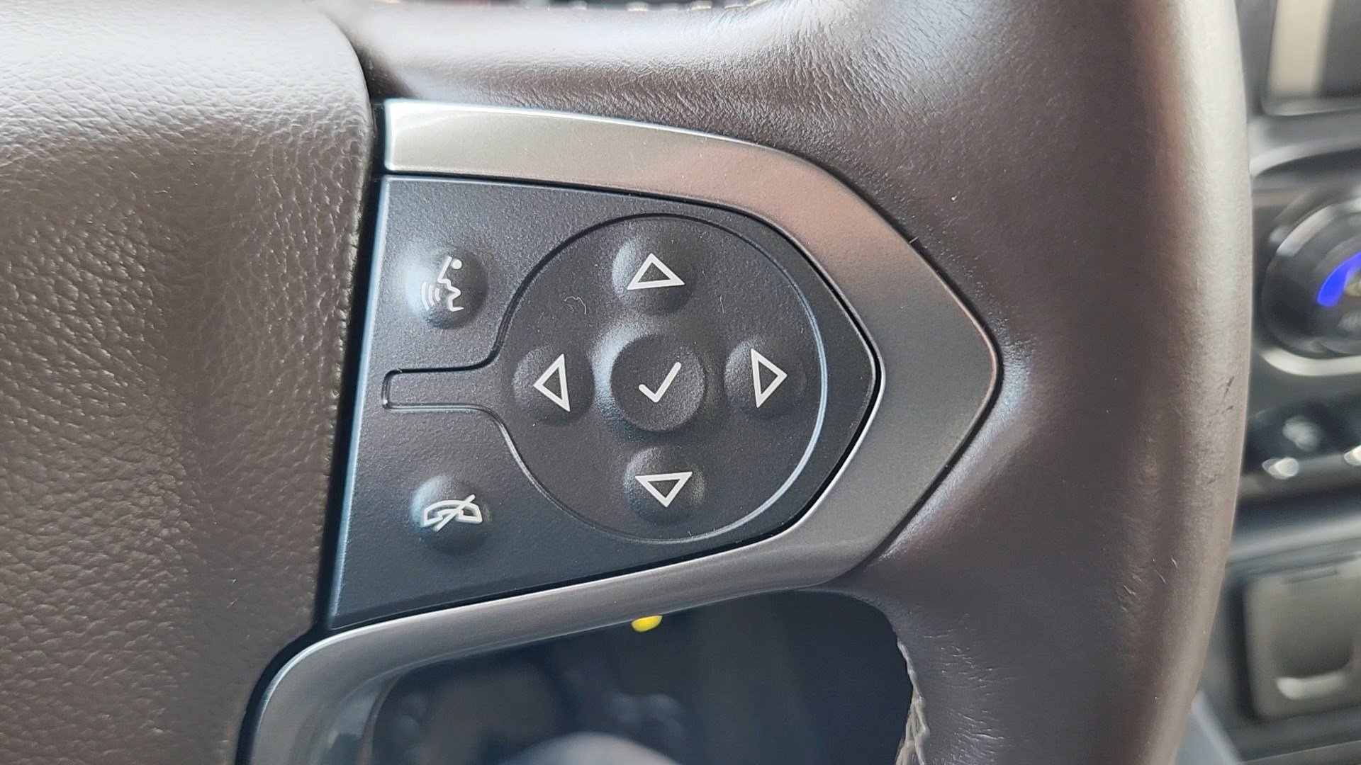 Used 2016 Chevrolet Silverado 1500 LTZ w/ LTZ Plus Package image 13