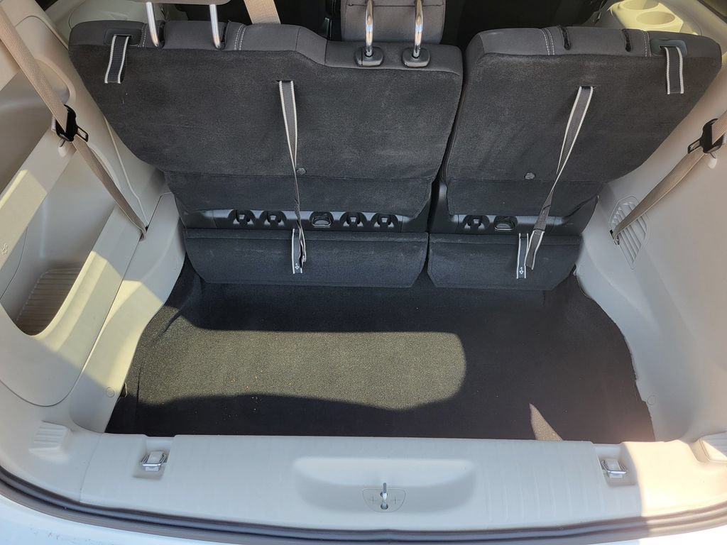 Used 2023 Chrysler Voyager LX FWD image 34