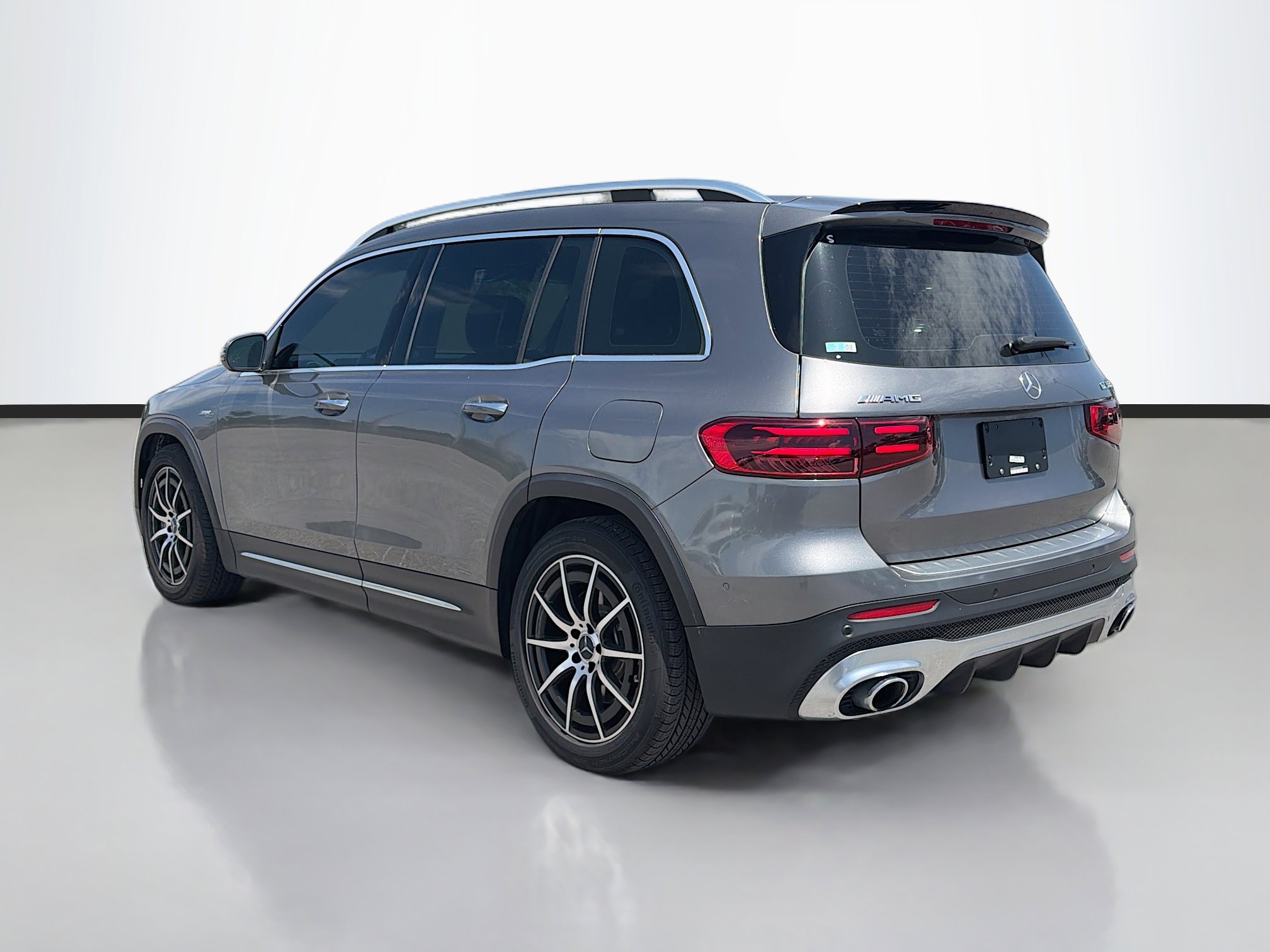 Used 2025 Mercedes-Benz GLB 35 AMG 4MATIC image 3