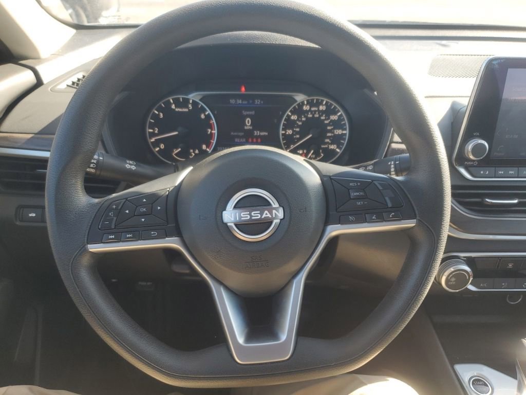 Used 2024 Nissan Altima 2.5 SV image 18