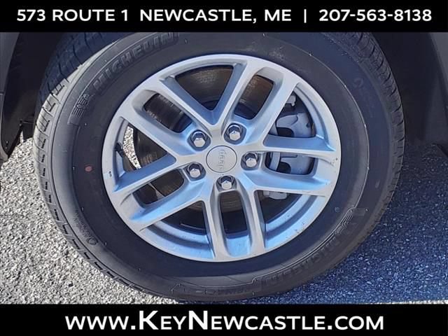 New 2024 Jeep Grand Cherokee L Laredo w/ Trailer Tow Package AWD/4WD image 11