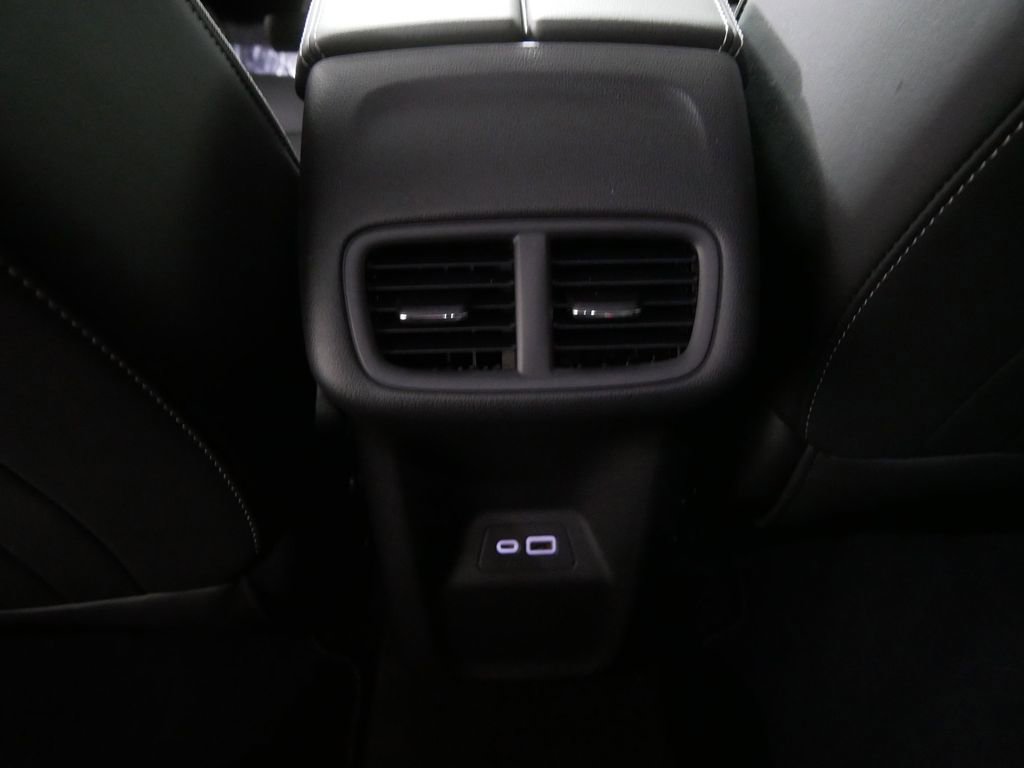 Used 2023 Buick Envision Essence image 17