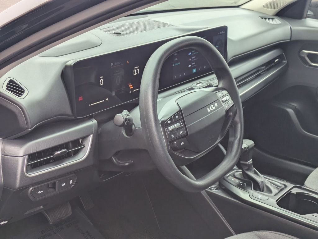 Used 2025 Kia K4 FWD image 16