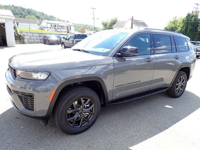 New 2027 Jeep Grand Cherokee L 4WD image 2