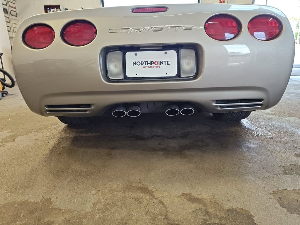Used 2001 Chevrolet Corvette Convertible w/ Preferred Equipment Group2 RWD image 30