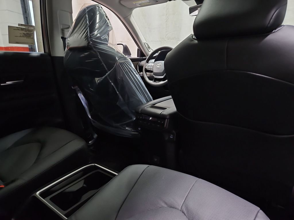 New 2026 Toyota Grand Highlander Platinum image 27