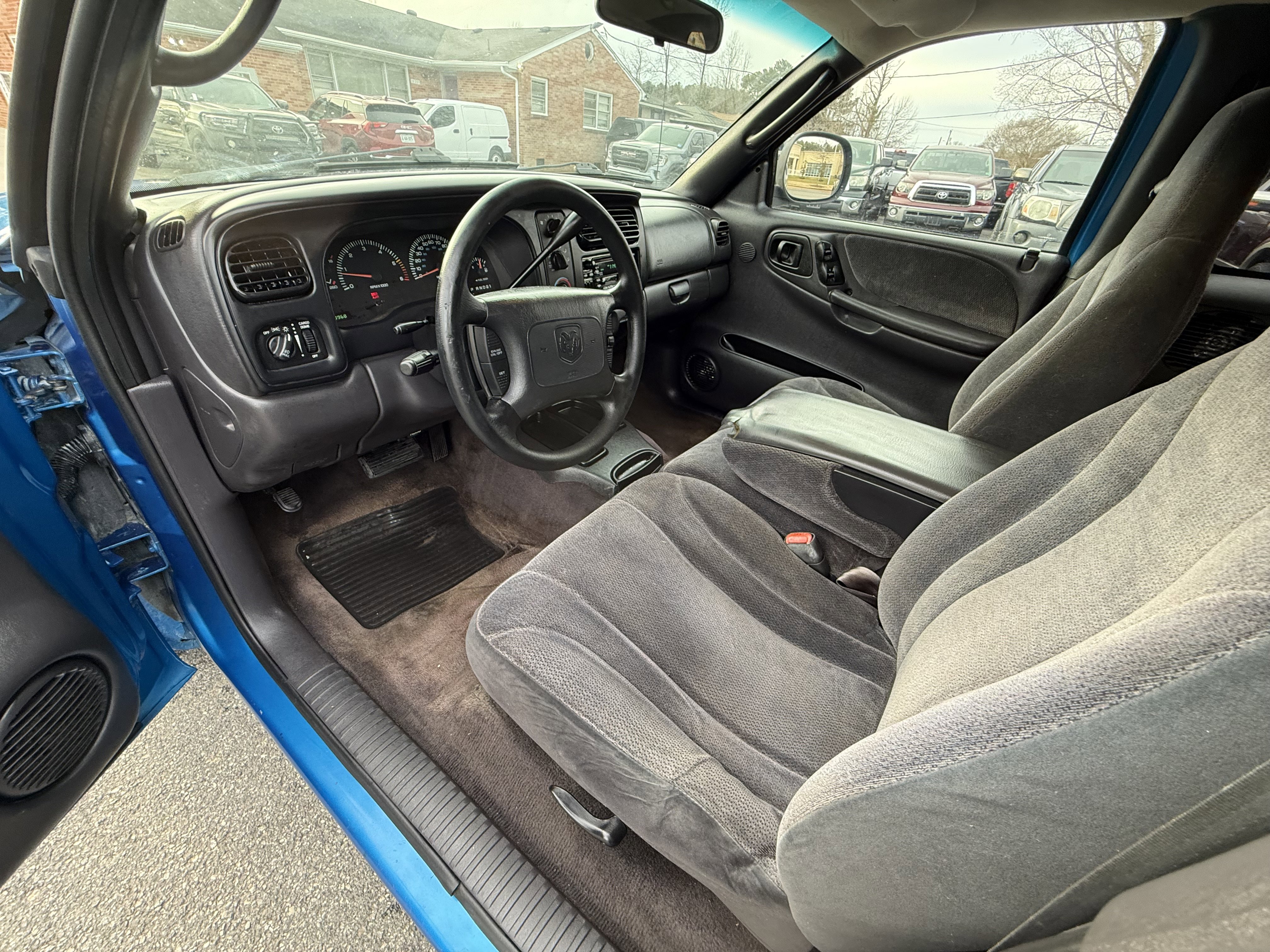 Used 2000 Dodge Dakota 2WD Club Cab image 13